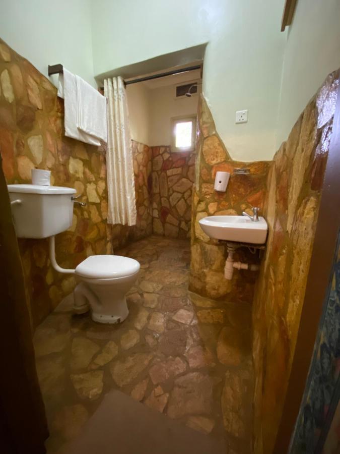 Afro Smile Hotel & Guest House - Jinja Exterior photo